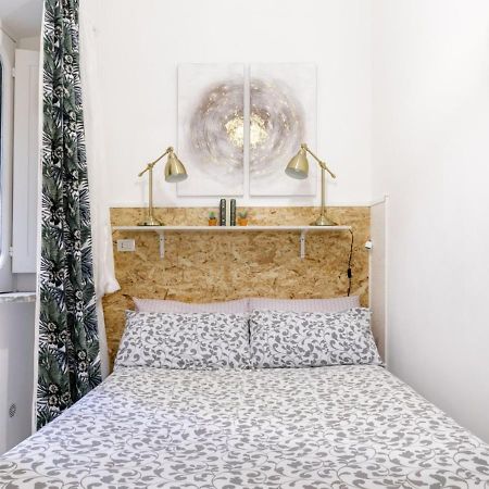 רומא Pied-A-Terre Domusuite Rhome Colosseo מראה חיצוני תמונה