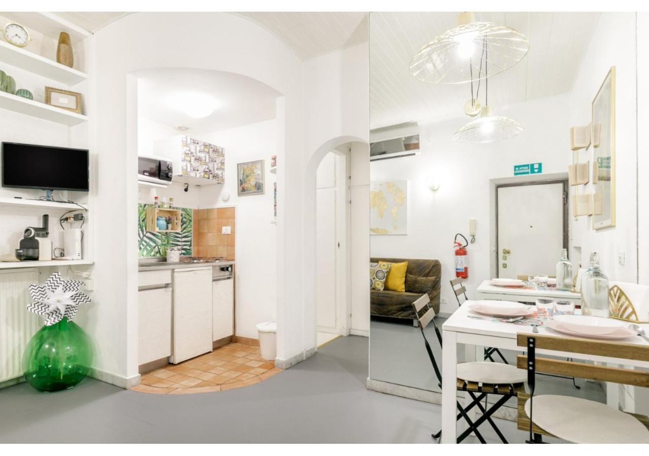 רומא Pied-A-Terre Domusuite Rhome Colosseo מראה חיצוני תמונה