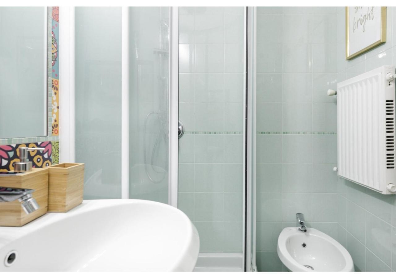 רומא Pied-A-Terre Domusuite Rhome Colosseo מראה חיצוני תמונה