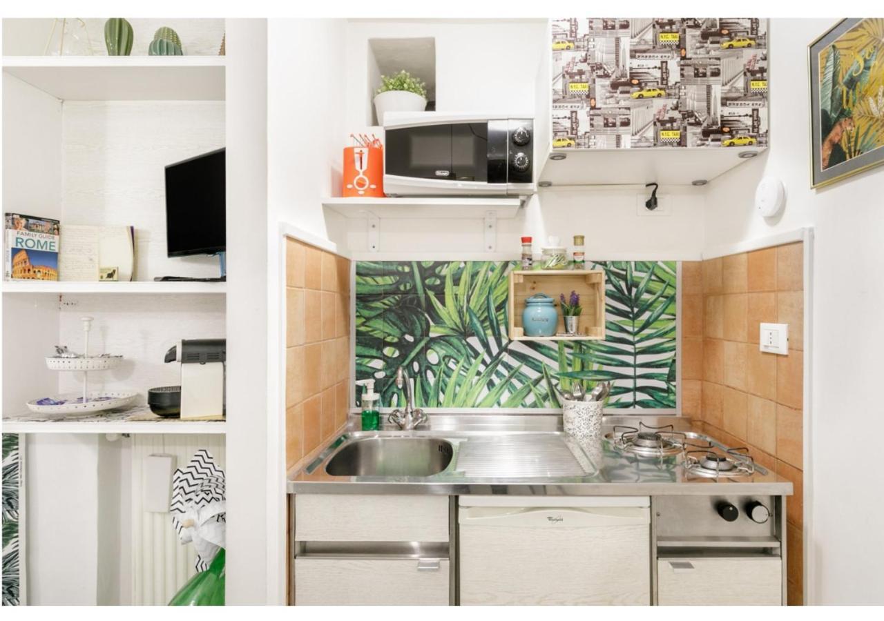 רומא Pied-A-Terre Domusuite Rhome Colosseo מראה חיצוני תמונה